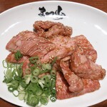 焼肉まつ山 - カルビ