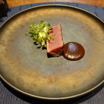 ル クーリュズ - 岐阜の鹿ヒレ肉、黒にんにくとみかんのソース