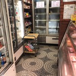 崎本精肉店 - 店内写真