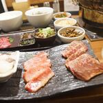 大衆炭火焼肉ジンギスカン ホルモン酒場 風土. - 