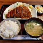 大富士 - とんかつ定食（890円）