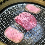 中野坂上焼肉 ブルズ亭 - 熟成タン＆男ハラミ