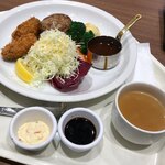 AOI GARDEN FOOD HALL - 