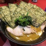 家系総本山 ラーメン 吉村家 - チャーシューメン＋のり