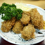 味さと - ジューシーなカキフライ6ヶと千切りキャベツ