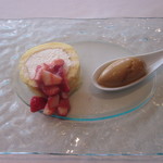 メゾン ドゥ アッシュ - 苺のロールケーキ（2012/3/20）