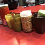 家系総本山 ラーメン 吉村家 - 薬味たち