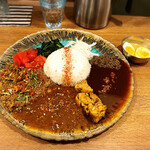 カレーパニック - トリプルパニックに卵のホッダ100円をトッピング