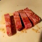 Yakiniku Toraji - 厚切りタン塩