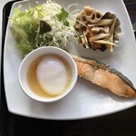 Nanohana Shokudou - 鮭定食のおかず