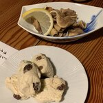 池田屋 - 黒豚オイル軟骨とクリームチーズの白和え