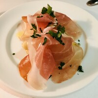 トラットリア グランボッカ - 揚げパン生ハム掛け