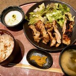 夢見鳥 - 地鶏もも炭火焼定食