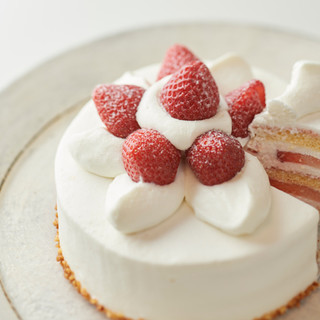 Proud strawberry sponge cake