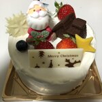 アンフルール - クリスマスケーキ3号。（直径12cm）事前予約をして11月中に支払いすれば5%OFFなのでお得です。クリスマスケーキだけで10種類以上あるので毎年違うの選べて楽しいです♫