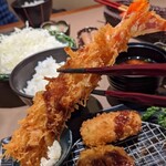 Shinjuku Saboten - [料理] 特大 海老フライ アップ♪ｗ (中濃ソースで食す)