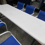 Ken's Kitchen - Food Truck - お客さんが多くなると出て来るテーブル席♪