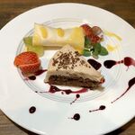 ナガタ店 - ○ドルチェ（⑤の皿）・カスタード春巻き・マロンティラミス風