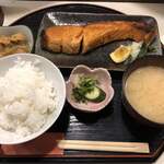 酒処 はづき - 焼魚しゃけ 880円