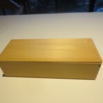 レスピラシオン - パンが入っている木箱