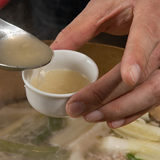오모니의 맛을 재현 ☆ 천천히 7 시간 끓인 "특제 스프"