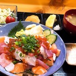 Bishukakou Wasshoi - 海鮮ちらし丼