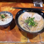 博多とんこつラーメン わ蔵  - 