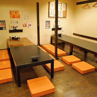 宽敞的日式坐席和餐桌坐席20人以上可包场!