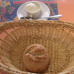 トラットリア タンタボッカ - パンとホイップバター