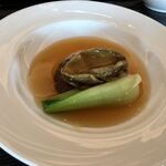 中国料理 カリュウ(ヨコハマ グランド インターコンチネンタル ホテル) - あわび姿のオイスターソース風味　2019.12