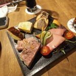 炭火焼赤身肉とクラフトビール ヴァベーネ - 