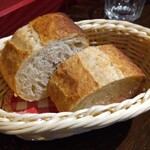 ブラッスリー ギョラン - 自家製パンも秀逸