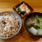 やさい畑 家庭料理 - 炊き込みご飯＆味噌汁