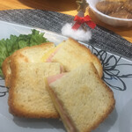 ホームクッキング ユーアンドミー - 自家製パンのハムチーズトースト