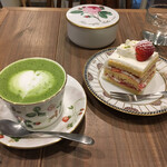 カフェ フラネ - 苺ショートケーキ&抹茶ラテ