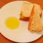 オステリア.ミチ - 自家製パン