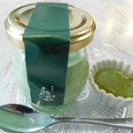 MK CAFE - ふたを開ける前の茶プリン