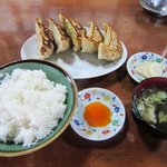 お食事処 ぼんち - 餃子￥５００　＋　ライス￥２００