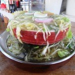 お食事処 ぼんち - 中カ丼\６５０(横から)