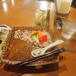 Cafe ヒペリカム - 特製五穀米のお豆さんカレー　ザワークラフトは好きなだけお好みでミャ