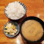 とんかつ 檍 - 定食のご飯､豚汁､漬物