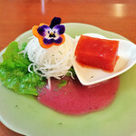 坂のうえ - トマトのようかんとサラダ