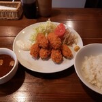 ナゴノ サロン - カキフライ定食　900円