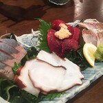 和み家 - クジラの肉も入っていたのには驚き。