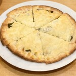 じじばば木馬亭 - シラスのピザ