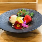 kitchen俊貴 - 朝摘み 苺狩り ～白と黒のショコラで～