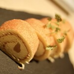BEER BOMB - 季節のロールケーキ（白桃）
