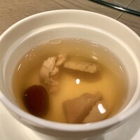 涵梅舫 銀座店 - ナツメ入りのスープ