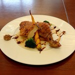 レストラン・ボンジュール - 若鶏骨付きもも肉のカリカリ焼き