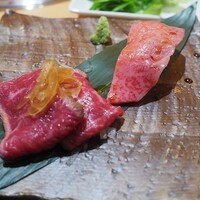 近江うし焼肉 にくTATSU 銀座店 - ●サーロインの炙り寿司 ●本日の逸品